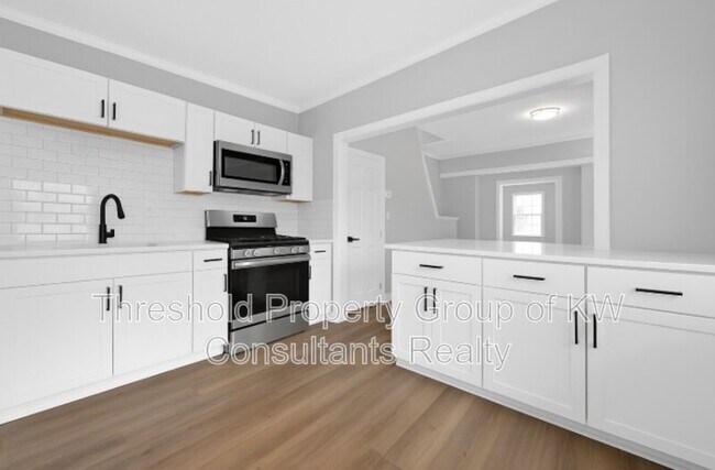 Building Photo - 342 E Morrill Ave