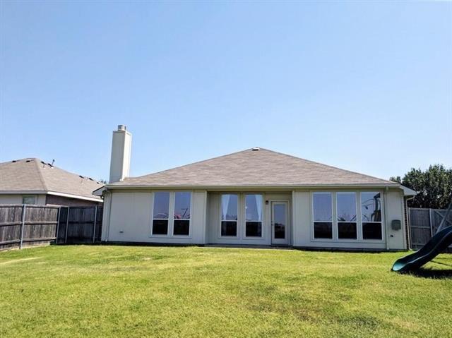 Building Photo - 2200 Fieldcrest Dr