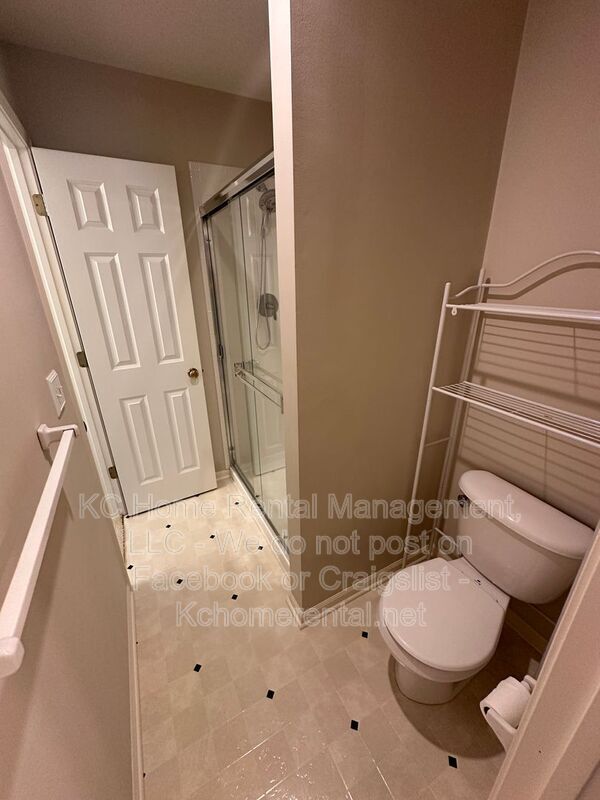 Building Photo - 5605 W 153rd Terrace