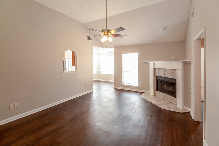 Building Photo - 9807 Pigeon Roost Park Cir