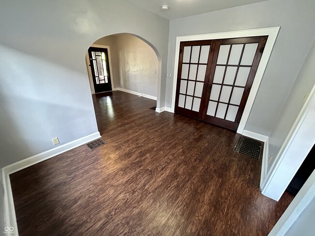 Building Photo - 909 N Emerson Ave