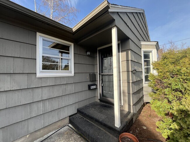 Building Photo - 4643 NE 38th Ave