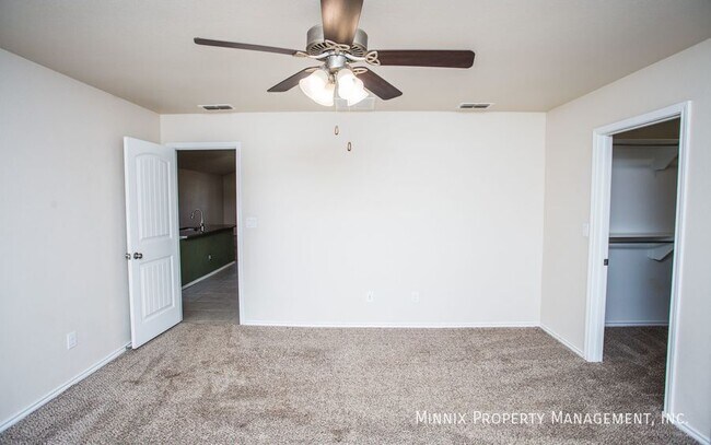 Building Photo - 14211 Vernon Ave