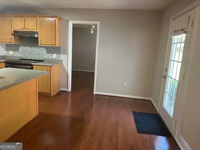 Building Photo - 527 Acorn Ln