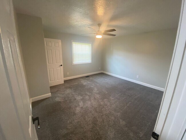 Building Photo - 3252 Summerhill Ln