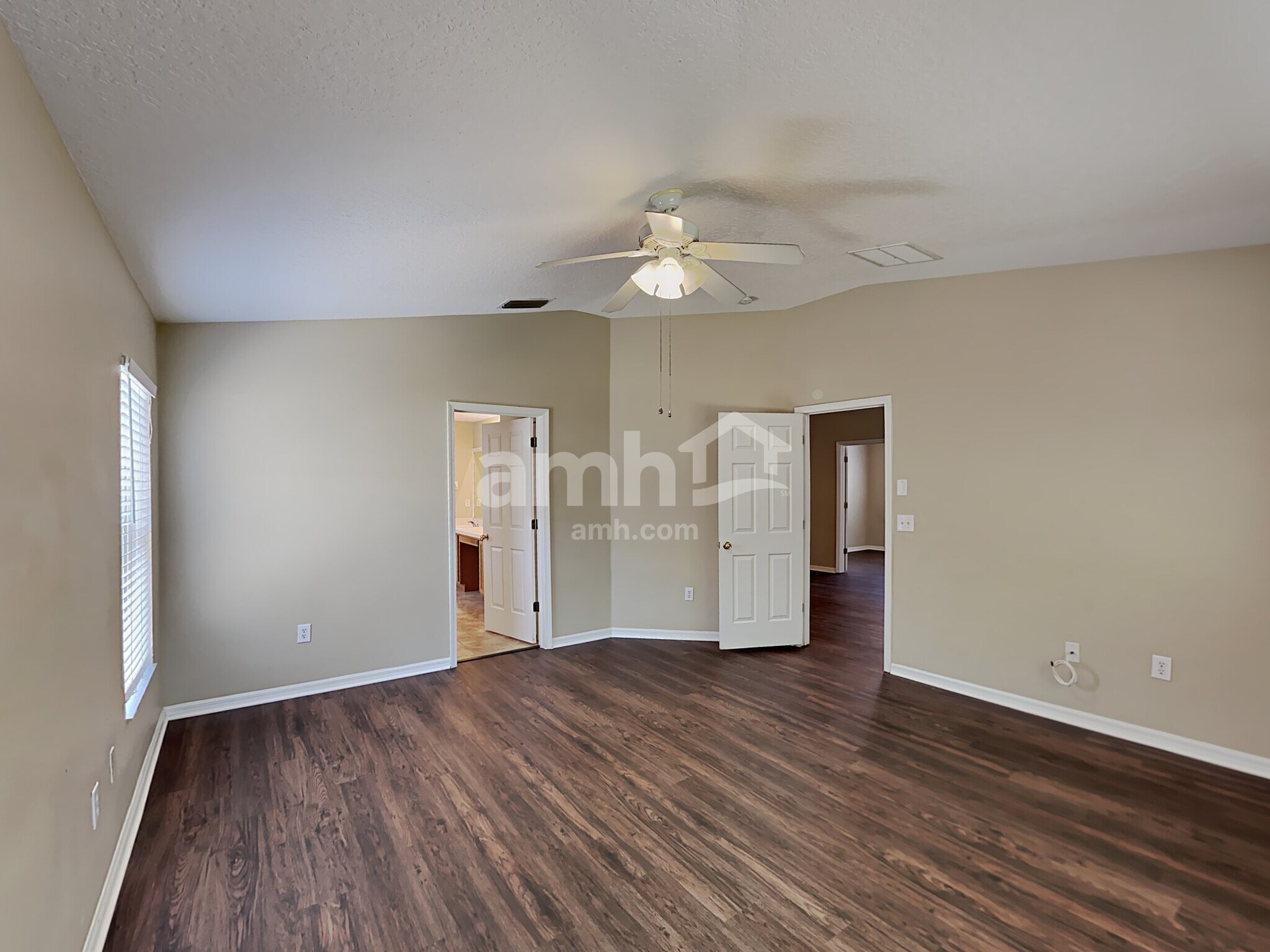 Building Photo - 30949 Midtown Ct