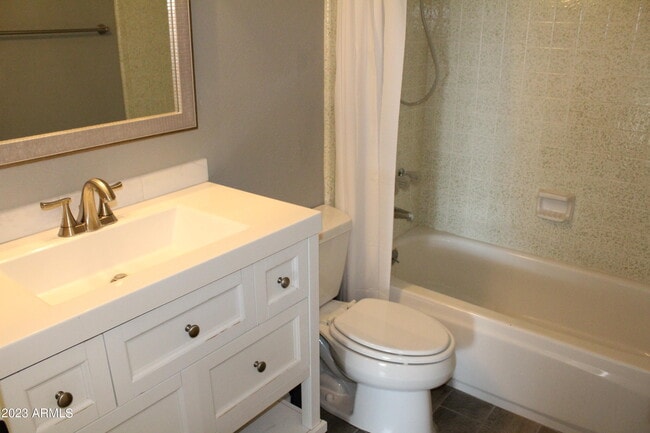 Building Photo - 5128 W Carol Ave