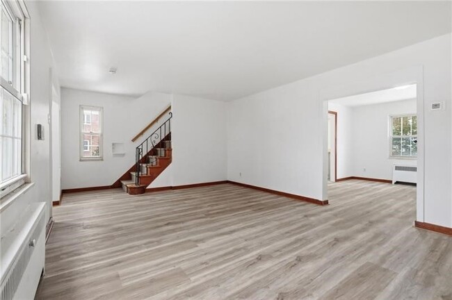 Building Photo - 3841 Lawnview Ave