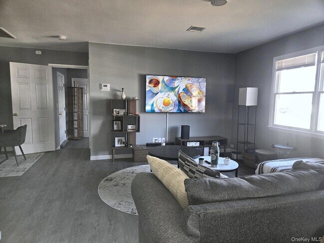 Building Photo - 21 Wyant Ave