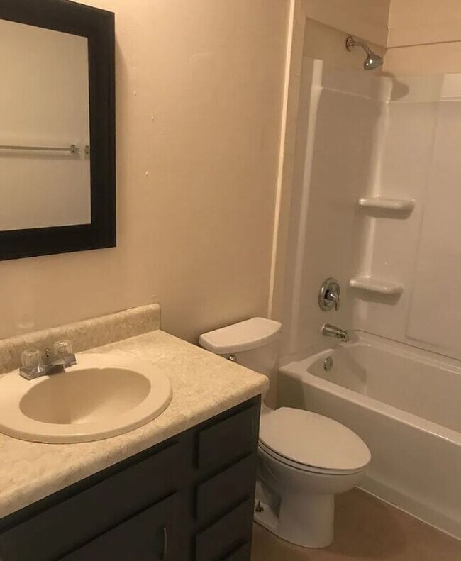 Building Photo - LEASING