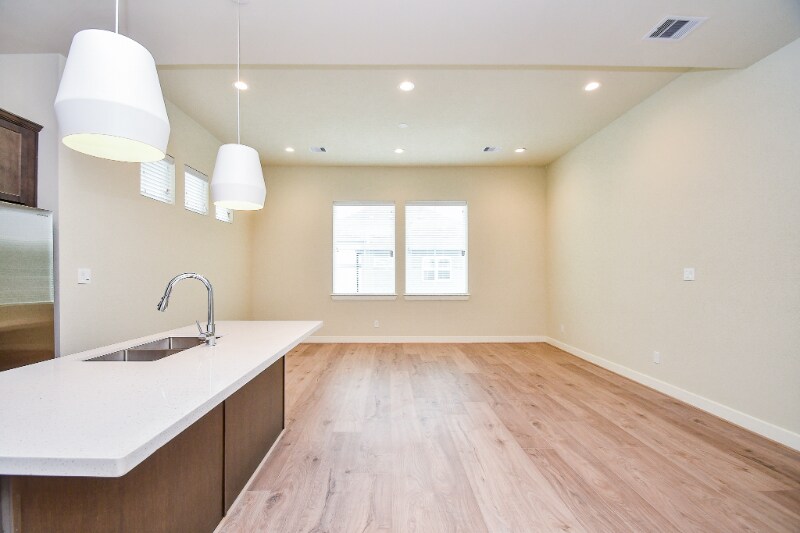 Building Photo - 2307 Warhol Wy