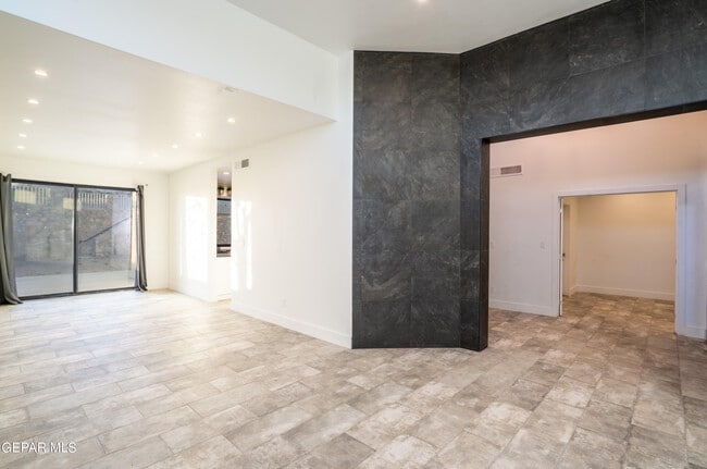 Building Photo - 1029 Calle Parque Dr