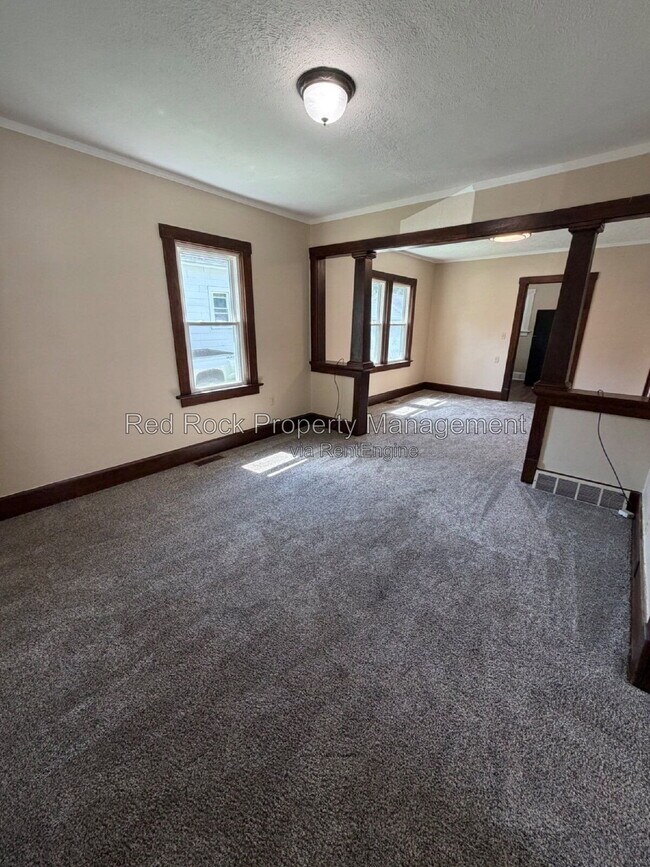 Building Photo - 732 Garfield Ave