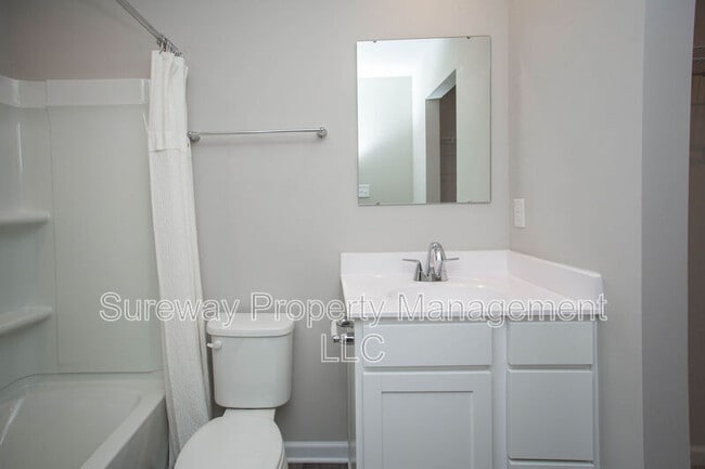 Building Photo - 2 Mulberry ln