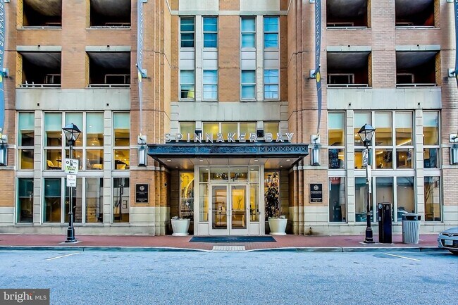 Building Photo - 717 President St