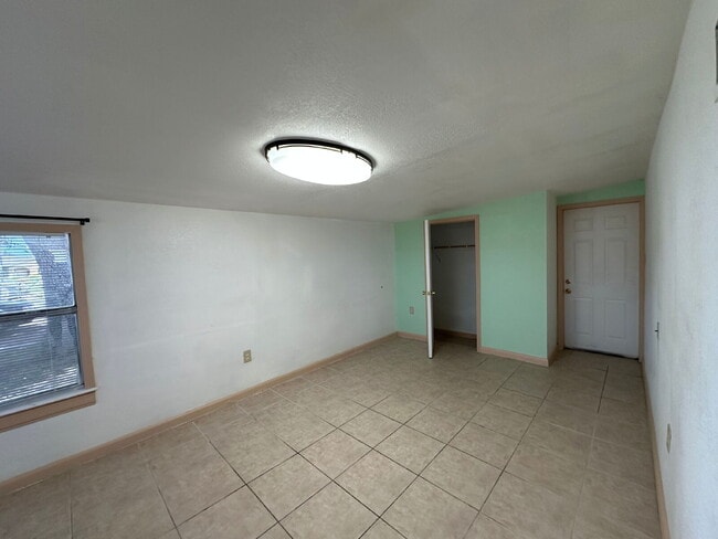 Building Photo - Charming 3 Bedroom, 1 Bath Home in Port Ch...