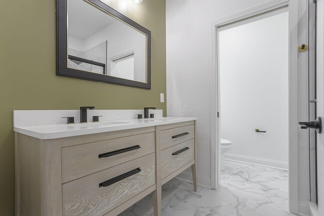 Building Photo - 961 Heyl Ave