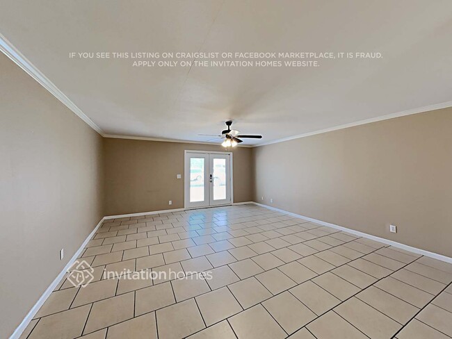 Building Photo - 3433 W Paradise Dr