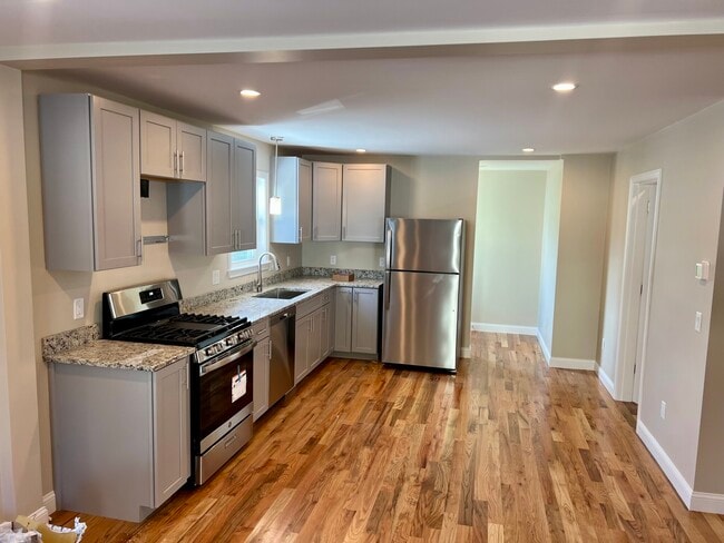 Building Photo - 11 Garfield Ave