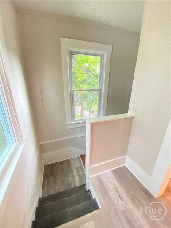 Building Photo - 1611 E Henry St