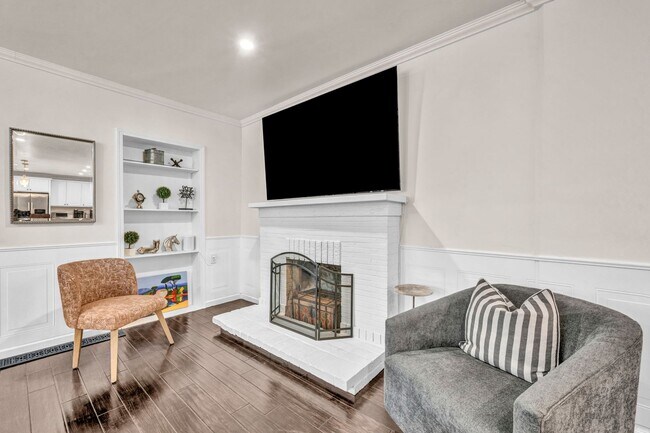 Building Photo - 574 Reno Ave