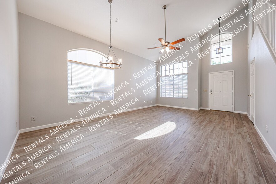 Building Photo - 6784 W Louise Dr