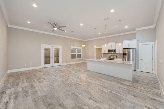 Building Photo - 518 Sibert Ave