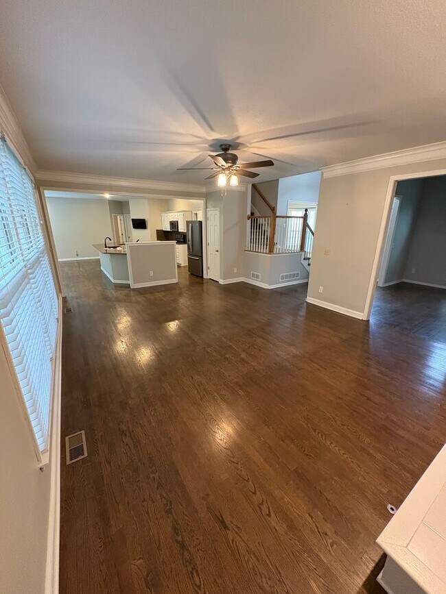Building Photo - 4 bed/4.5 bath Overland Park Home w/seasonal Pool/Park/Trail in Blue Valley!!