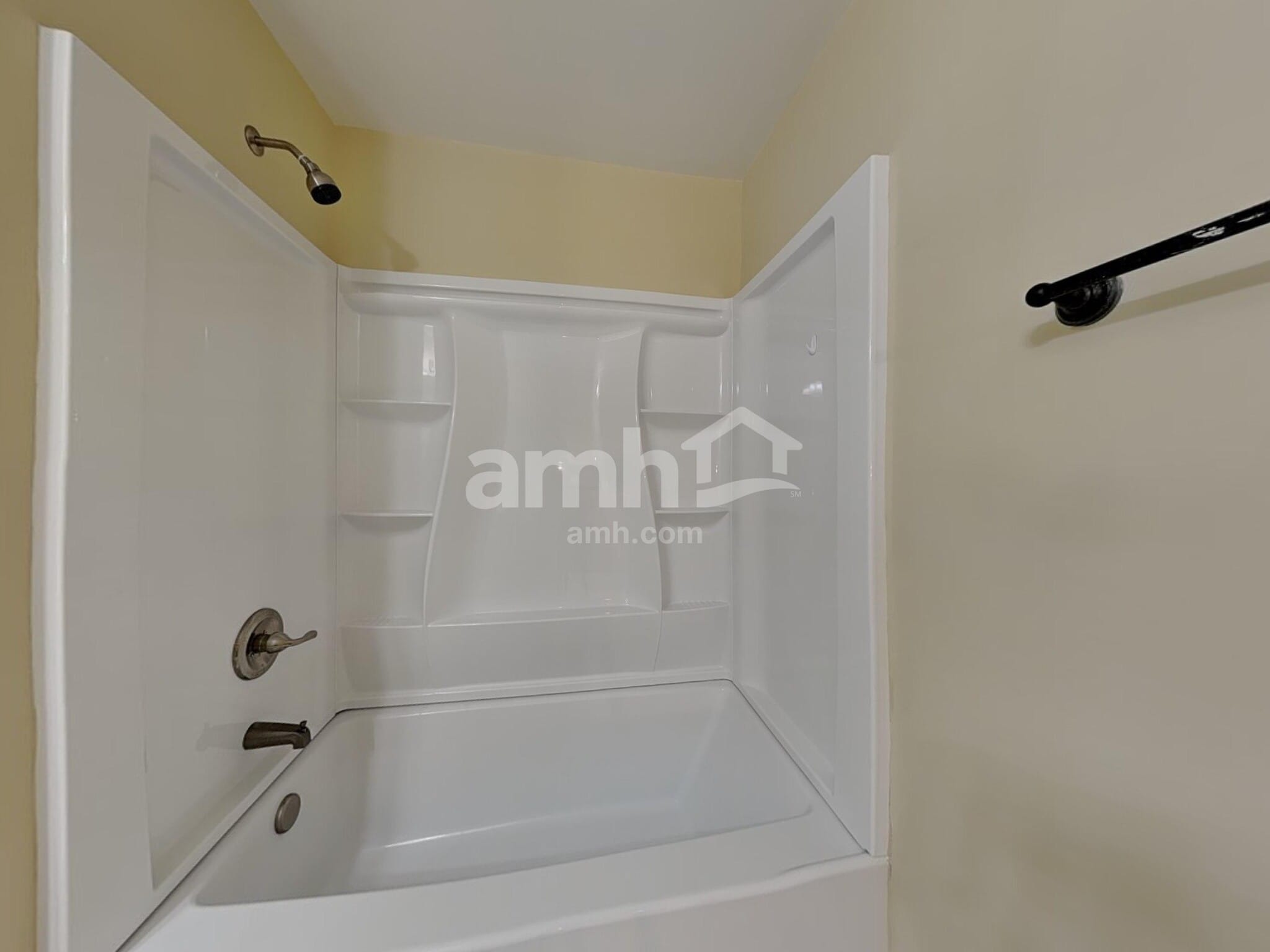 Building Photo - 483 Quick Silver Dr