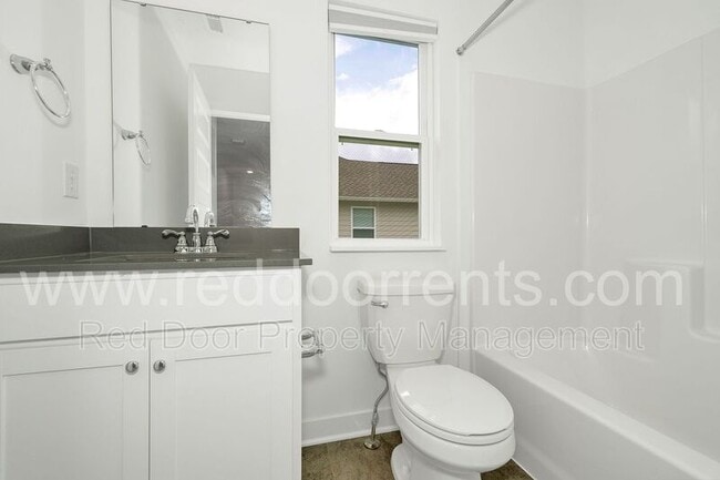 Building Photo - 6380 Apperson Dr