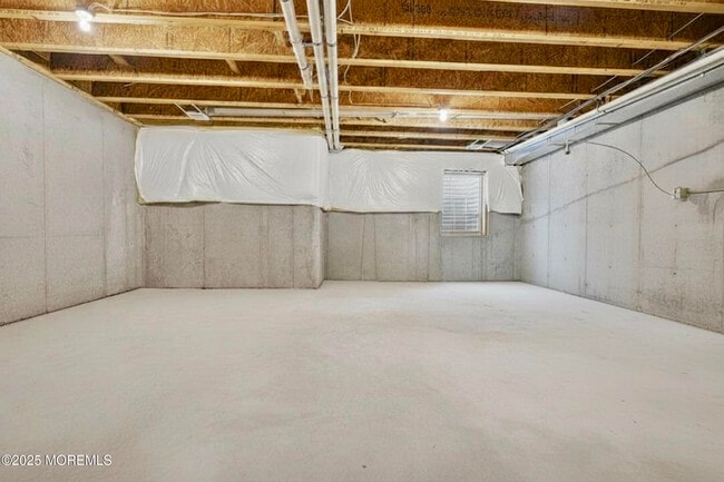 Building Photo - 254 Hawthorne Ln