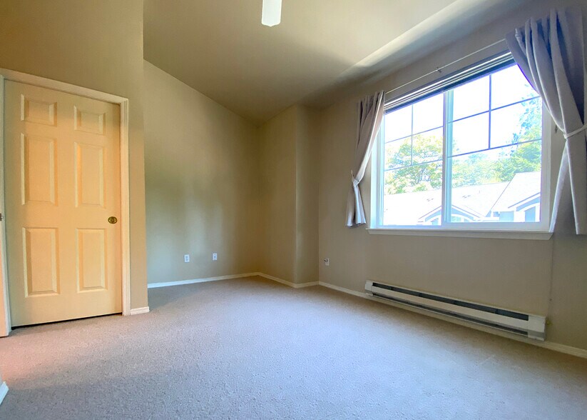 Building Photo - 16125 Juanita Woodinville Way NE