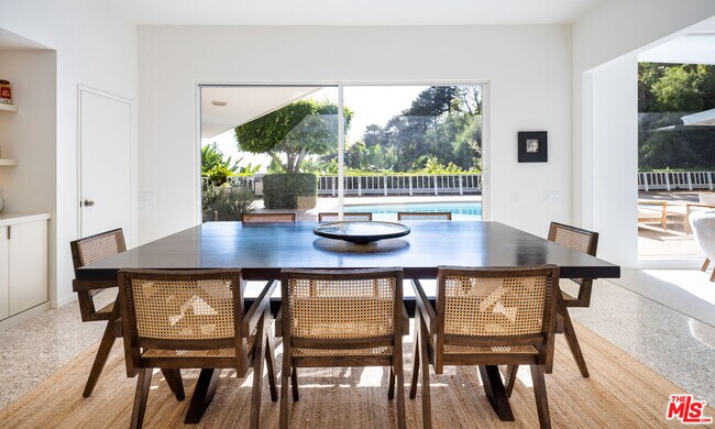 Building Photo - 1121 Loma Vista Dr