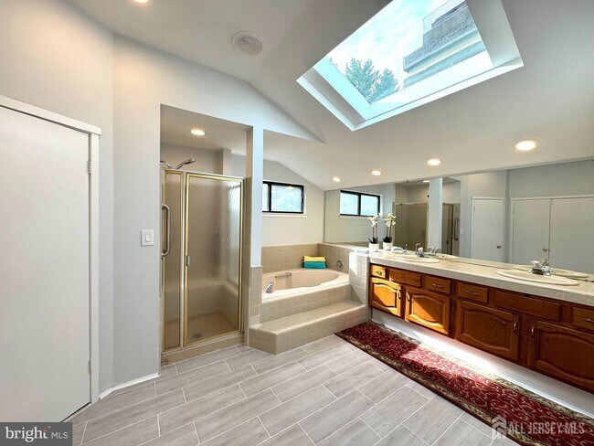 Building Photo - 104 Sayre Dr