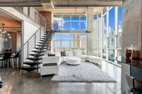 Building Photo - 2000 Bagby St