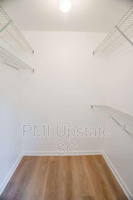 Building Photo - 432 Longspur Ct