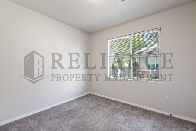 Building Photo - 4240 Newell St