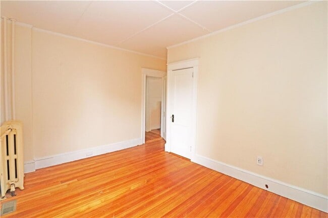 Building Photo - 30 Thurston Ave