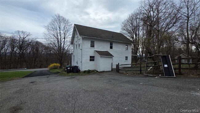 Building Photo - 7 Schunnemunk Rd