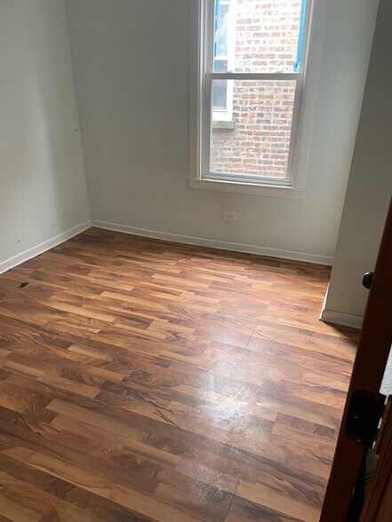 Building Photo - 5017 W Huron St