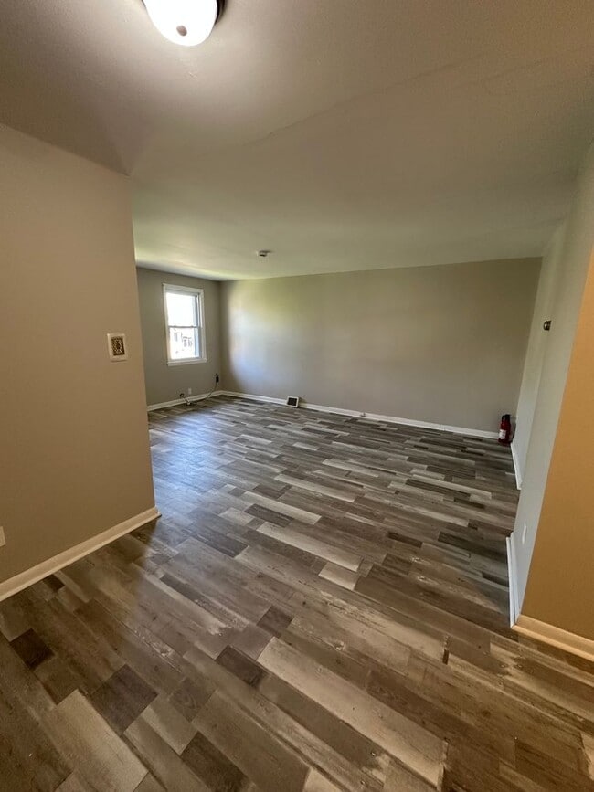 Building Photo - 356 Beverly Blvd