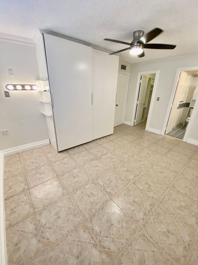 Building Photo - Great Condo in Pompano Beach Just West of ...