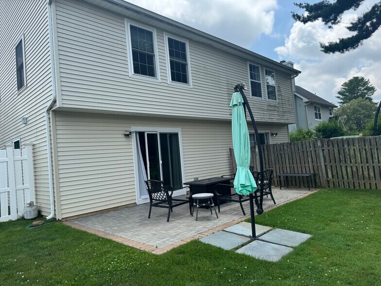 Building Photo - 119 Stoneham Dr