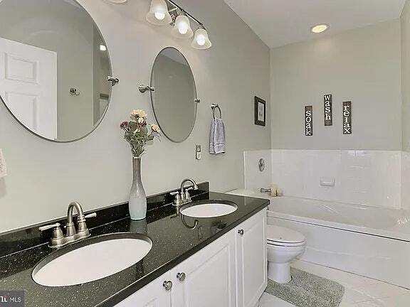 Building Photo - 4950 Brenman Park Dr