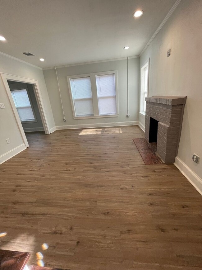 Building Photo - Completely Remodeled Home in Queensborough
