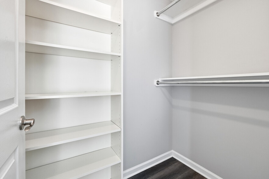 Building Photo - 2071 Defoors Ferry Rd NW