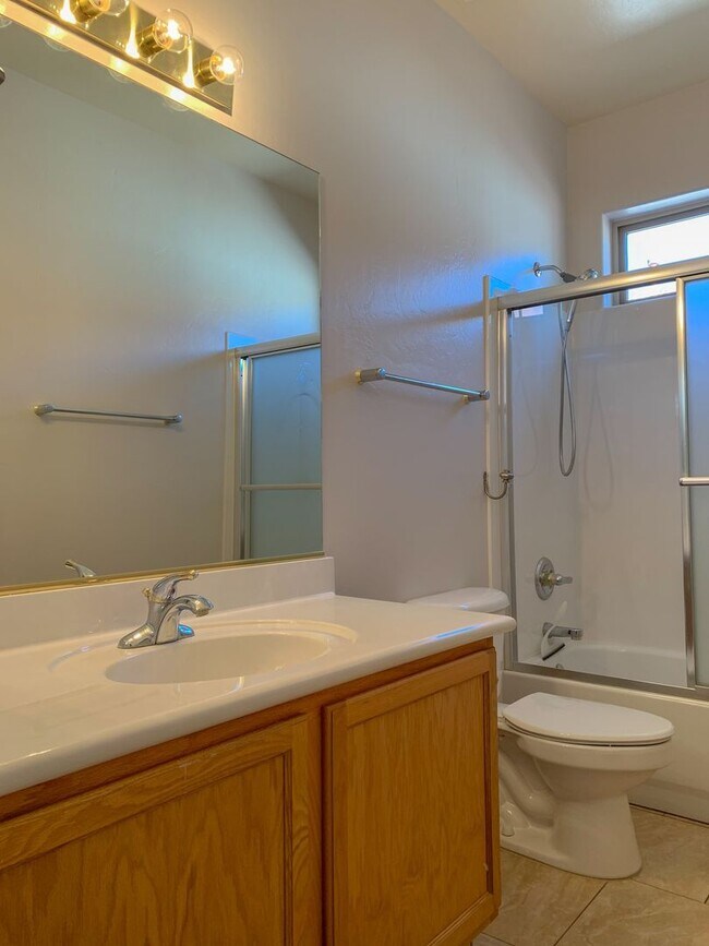 Building Photo - Beautiful West Side Home in Gated Community