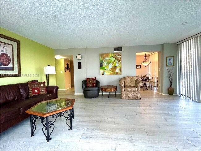 Building Photo - 3031 N Ocean Blvd