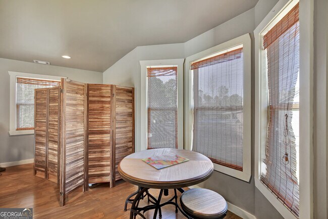 Building Photo - 300 Briarwood Rd