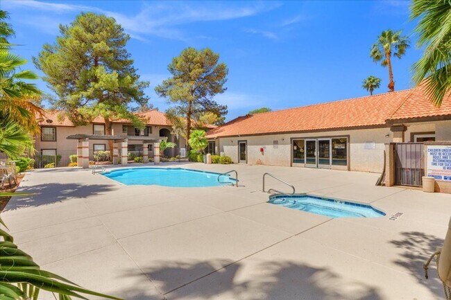 Building Photo - Beautiful 1 Bedroom 1 Bath Condo - Move In...